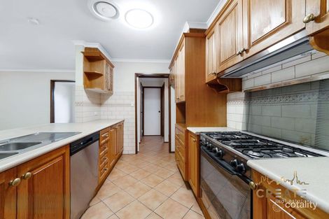 Property photo of 5 Cavell Close St Albans VIC 3021