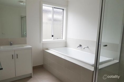 Property photo of 29 Shergold Way Cranbourne North VIC 3977