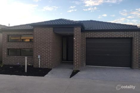 Property photo of 21 Renlik Circuit Cranbourne North VIC 3977