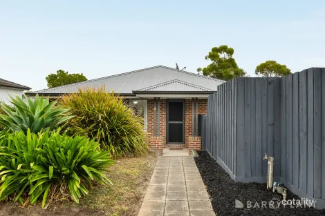 17 Balmoral St, Kilsyth, VIC 3137