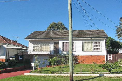 13 Cockburn Cres, Fairfield East, NSW 2165