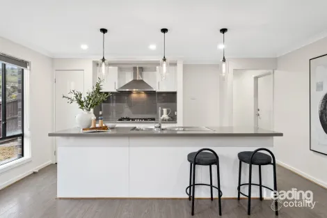 Property photo of 24 Beckview Crescent Sunbury VIC 3429