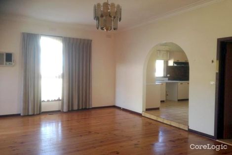Property photo of 7 Joseph Banks Crescent Endeavour Hills VIC 3802
