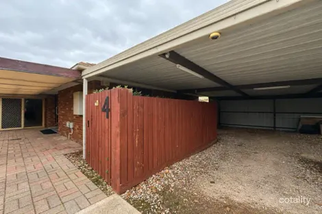 4/15 Mckenzie St, Melton, VIC 3337
