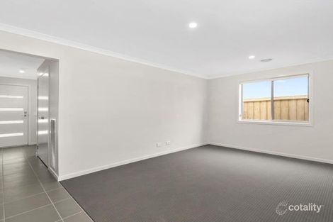 Property photo of 11 Fortitude Drive Craigieburn VIC 3064