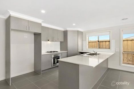Property photo of 11 Fortitude Drive Craigieburn VIC 3064