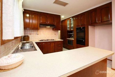 Property photo of 29 Thompson Circuit Mill Park VIC 3082