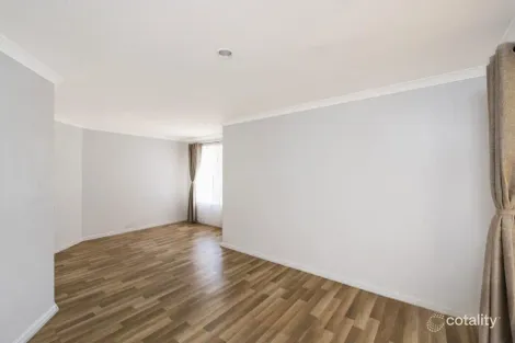 Property photo of 27 Kangaroo Entrance Stratton WA 6056