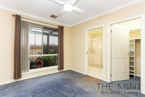 Property photo of 2/4 Hawthorn Court Mill Park VIC 3082