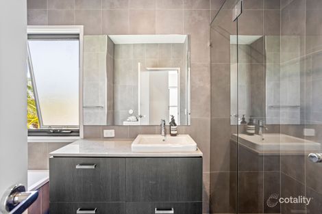 Property photo of 25/1 Lyra Avenue Hope Island QLD 4212