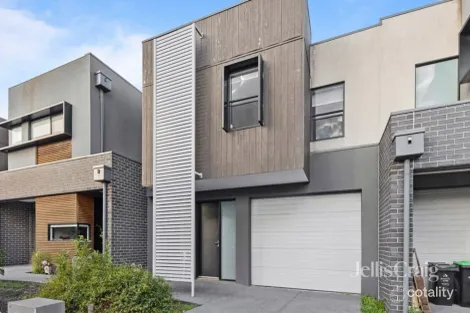 16 Sun Orchid Cct, St Helena, VIC 3088