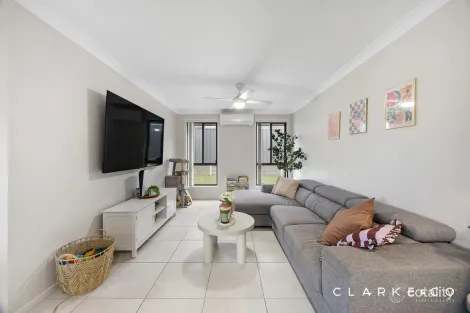 Property photo of 8 Troon Avenue Heddon Greta NSW 2321