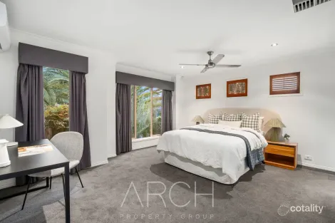 Property photo of 12 Parkvista Place Berwick VIC 3806