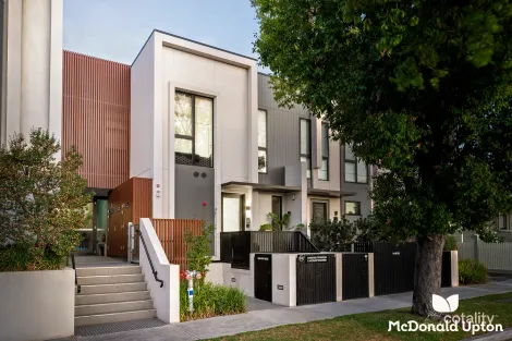 3/28 Flower St, Essendon, VIC 3040