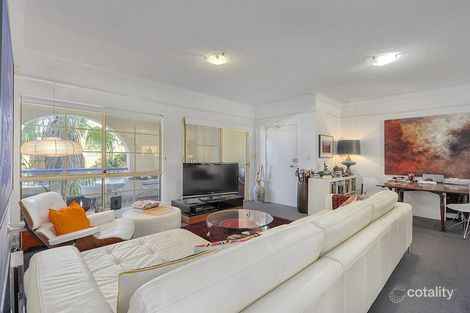 Property photo of 2/19 Oxlade Drive New Farm QLD 4005