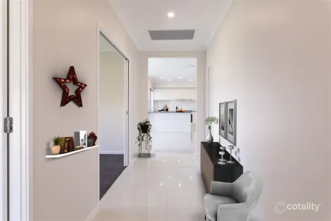 Property photo of 12 McCreadie Road Ormeau Hills QLD 4208