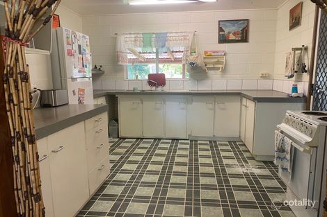 Property photo of 32 Rainbow Street Armstrong Beach QLD 4737