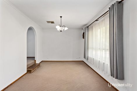 Property photo of 5 Bundarra Court Craigmore SA 5114
