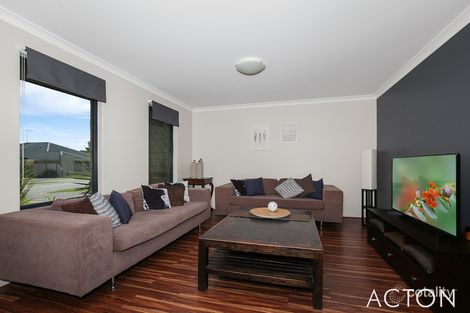 Property photo of 32 Camden Way Meadow Springs WA 6210