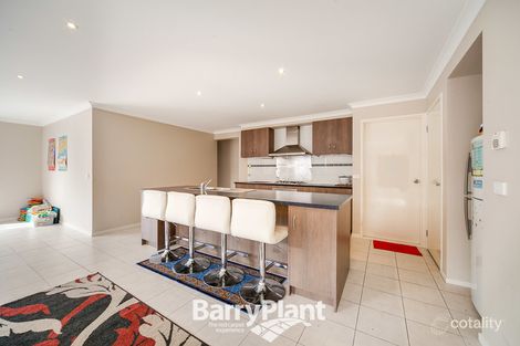 Property photo of 14 Reynard Place Cranbourne East VIC 3977