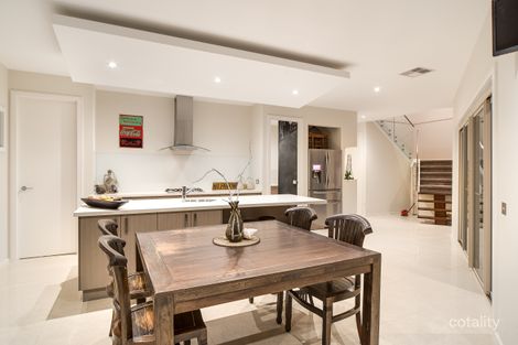 Property photo of 22 Lakeside Drive Berwick VIC 3806