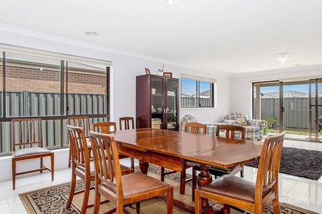 Property photo of 2 Bregman Esplanade Manor Lakes VIC 3024