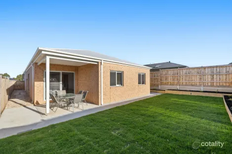 Property photo of 27 Mullins Way Sunbury VIC 3429