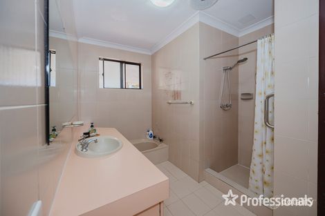 Property photo of 32 Brookland Crescent Marangaroo WA 6064
