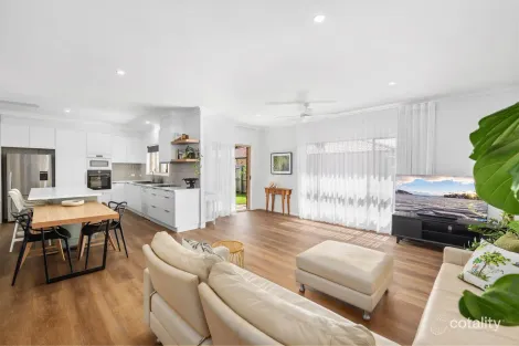 Property photo of 16 Victory Place Birkdale QLD 4159