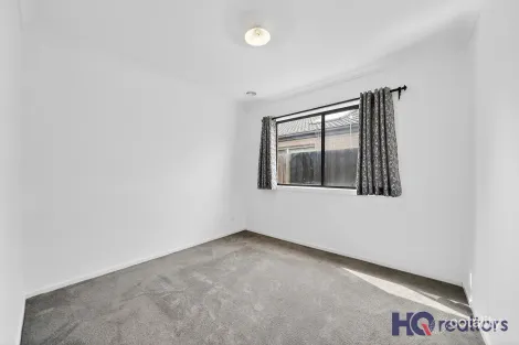 Property photo of 32 Canegrass Drive Point Cook VIC 3030