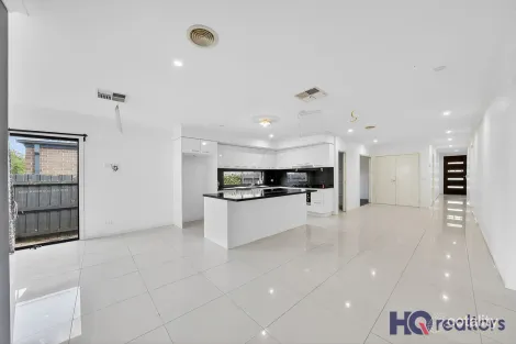 Property photo of 32 Canegrass Drive Point Cook VIC 3030