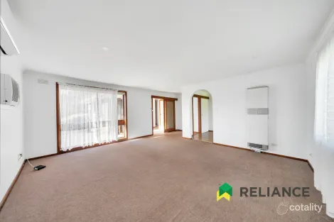 Property photo of 15 Strathmore Crescent Hoppers Crossing VIC 3029