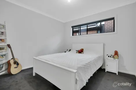 Property photo of 13 Wedgetail Avenue Austral NSW 2179