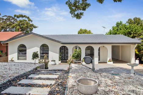 4 Amberly Dr, Happy Valley, SA 5159
