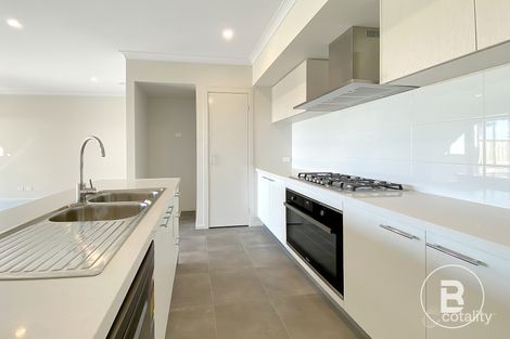 Property photo of 71 Presentation Boulevard Winter Valley VIC 3358