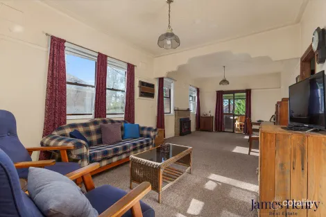 Property photo of 3 Hall Crescent Tarro NSW 2322