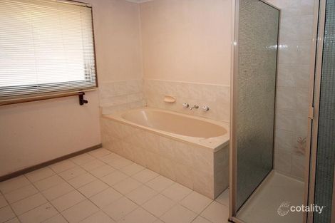 Property photo of 35 Waverley Park Drive Cranbourne North VIC 3977