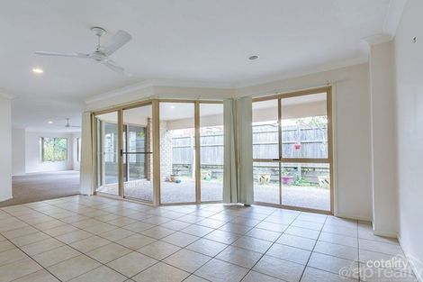 4 Stanford Pl, Forest Lake, QLD 4078