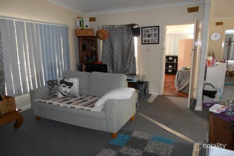 Property photo of 3 Summons Way Warnbro WA 6169