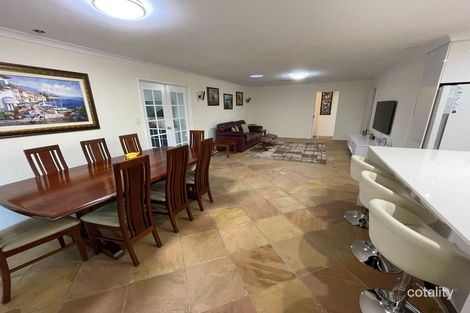 Property photo of 1 Barnett Close Huntingdale WA 6110