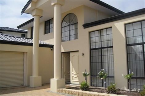 Property photo of 4 Lacrosse Rise Sorrento WA 6020