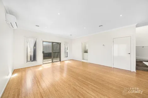 Property photo of 2/4 Shirley Court Point Cook VIC 3030