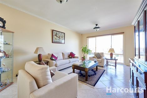 Property photo of 8 Milburn Court Endeavour Hills VIC 3802