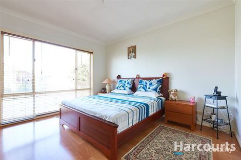 Property photo of 8 Milburn Court Endeavour Hills VIC 3802