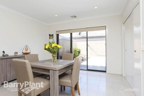 Property photo of 21 Rosette Crescent Keysborough VIC 3173