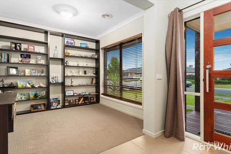 Property photo of 3 Greenway Drive Pakenham VIC 3810
