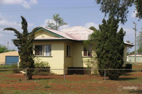 4 Campbell St, Oakey, QLD 4401