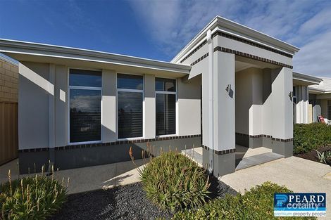 8 Newmarket Pde, Butler, WA 6036