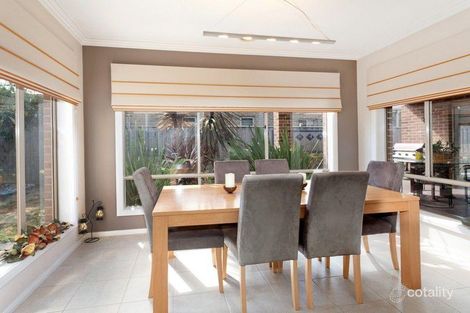 Property photo of 7 Tournament Place Cranbourne North VIC 3977