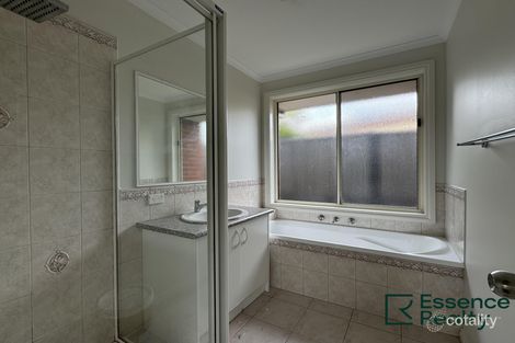 Property photo of 47 Linda Drive Cranbourne West VIC 3977